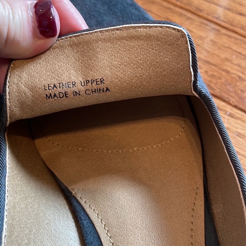 Dark gray suede Tahari flat - Picture 4 of 8